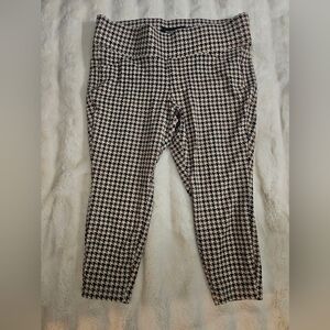 torrid Black and White Houndstooth Cropped Pants